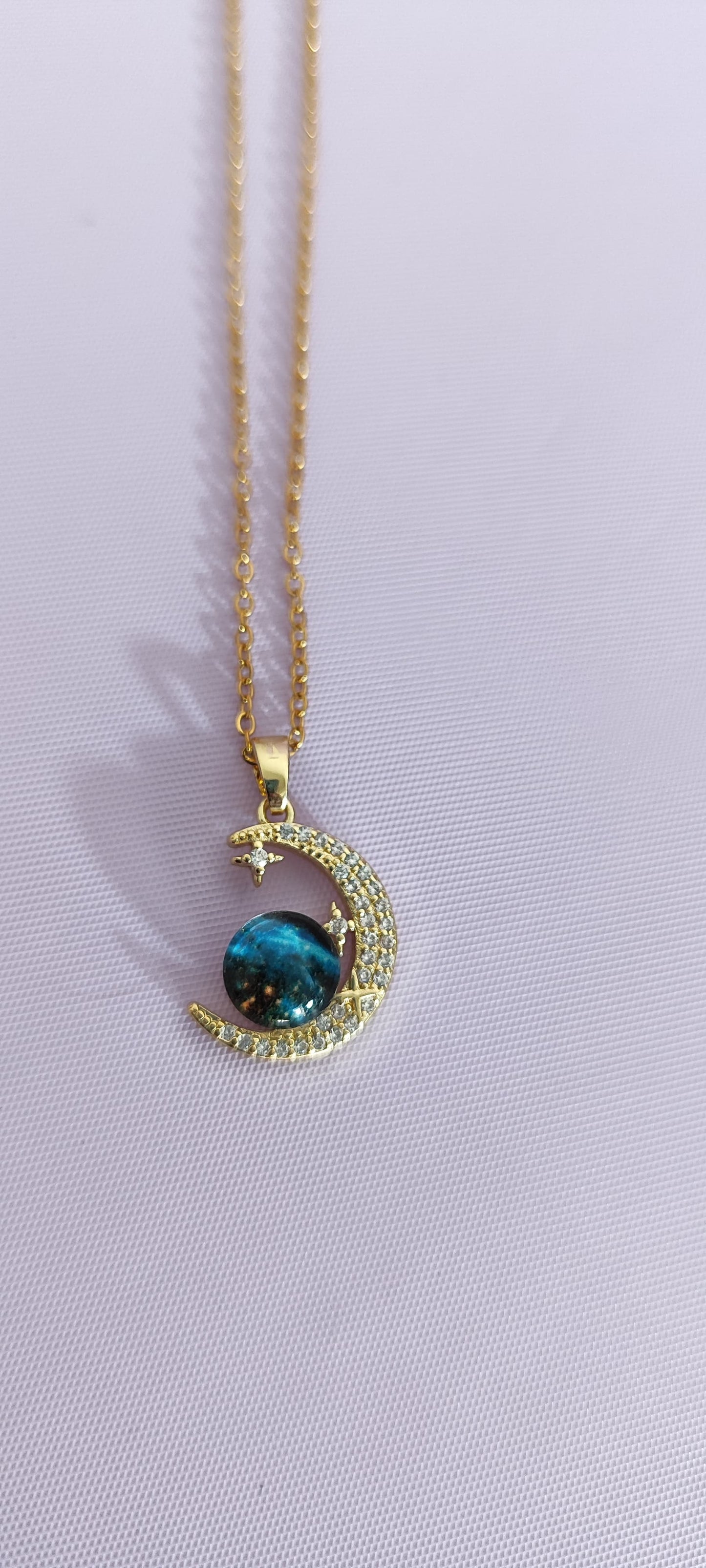COLLAR DORADO SOL Y LUNA