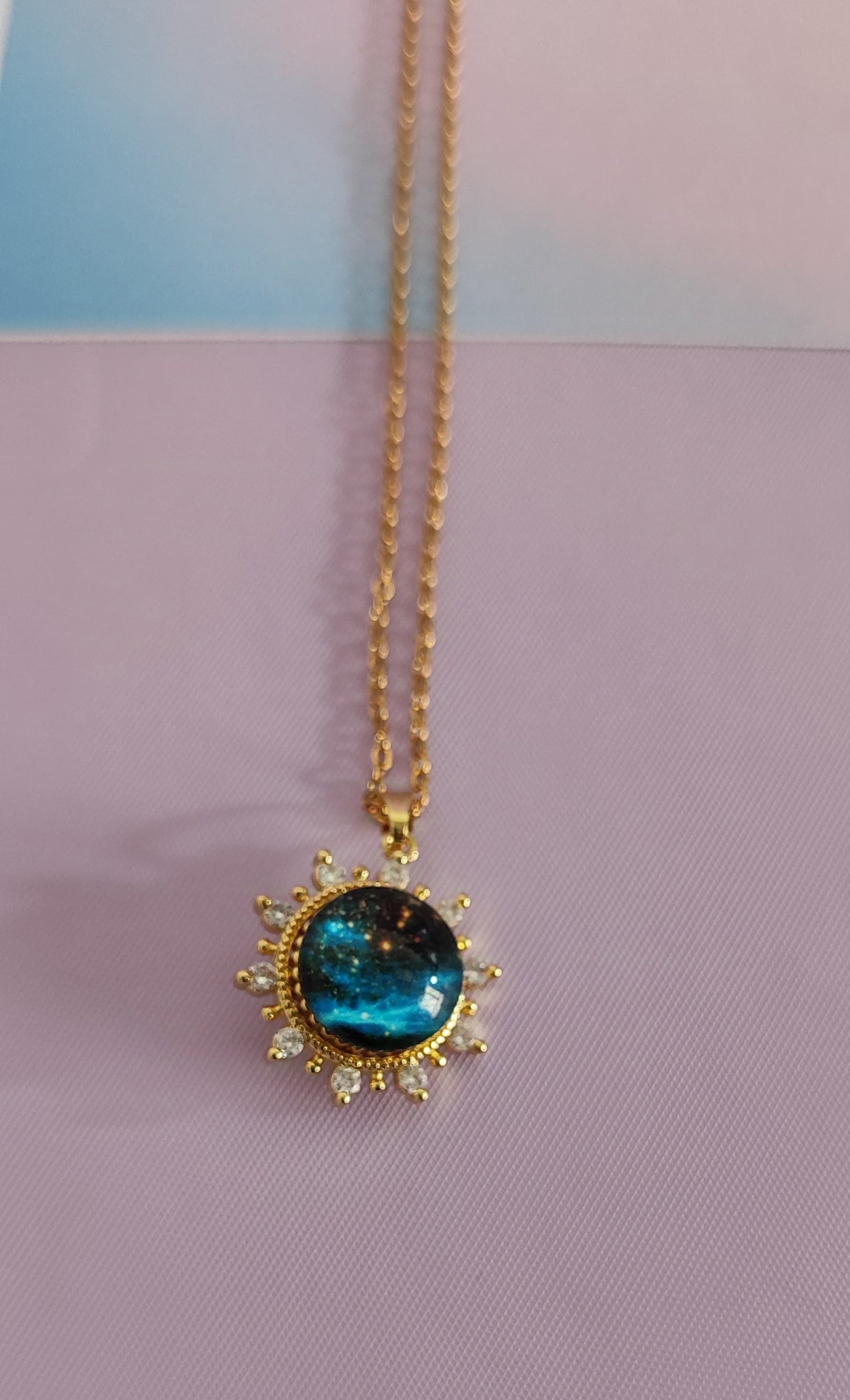 COLLAR DORADO SOL Y LUNA